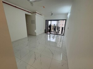 Room in 3 BHK Apartment at Mahindra Nestalgia, Pimpri – for Rent