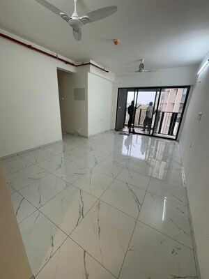 Room in 3 BHK Apartment at Mahindra Nestalgia, Pimpri – for Rent