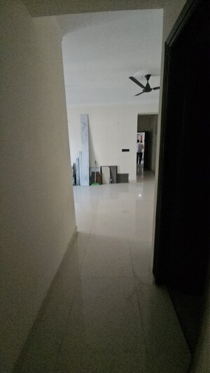 Room in 2.5 BHK Apartment at Cosmos Express 99, Sector 99 – for Rent