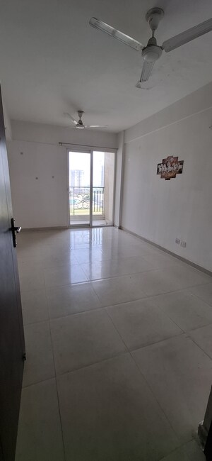 Room in 2 BHK Apartment at Signature Global The Millennia, Sector 37d – for Rent