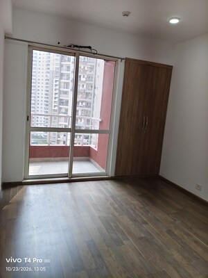 Room in 2.5 BHK Apartment at 3C Lotus Panache, Sector 110 – for Rent