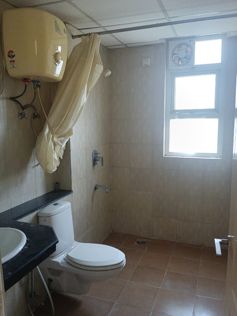 Bathroom, bptp-spacio 3 Bedroom 1800 Sq.Ft. Apartment In Sector 37d Gurgaon 10778256