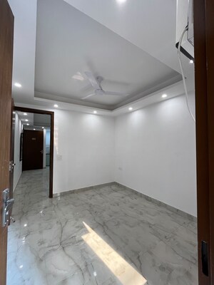 Room in 2 BHK Builder Floor at Neb Sarai – for Rent