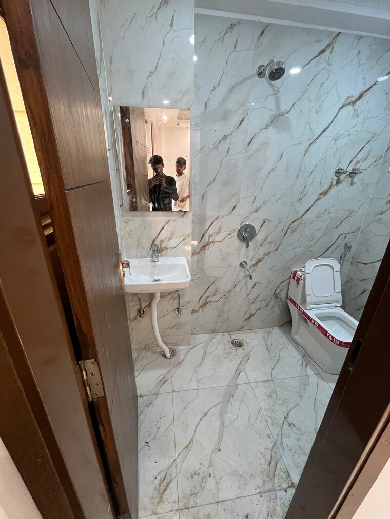 Bathroom, neb sarai 2 Bedroom 850 Sq.Ft. Builder Floor In Neb Sarai Delhi 10778260