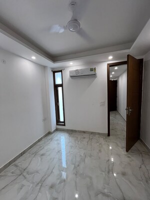 Room in 2 BHK Builder Floor at Neb Sarai – for Rent