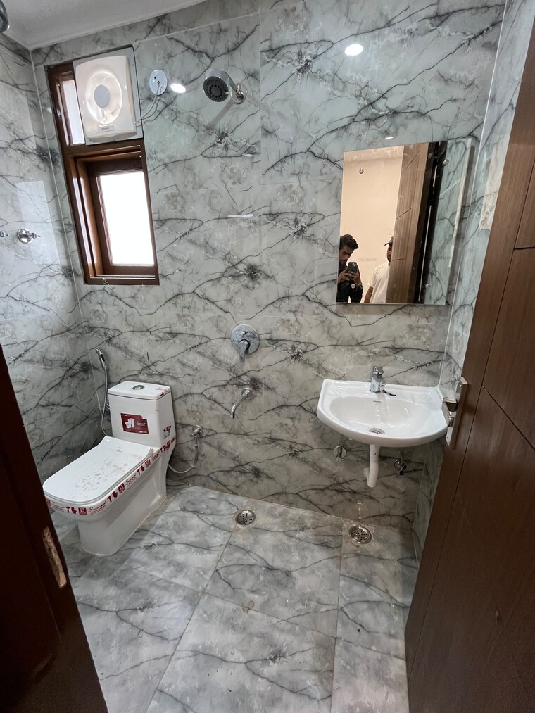 Bathroom, neb sarai 2 Bedroom 850 Sq.Ft. Builder Floor In Neb Sarai Delhi 10778260