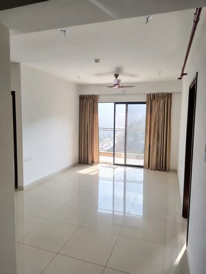 Hall in 3 BHK Apartment at Shapoorji Pallonji Vahana Yahavi Phase 1, Bavdhan – for Rent