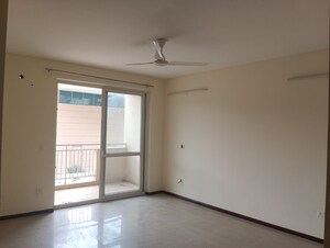 Room in 3 BHK Apartment at BPTP Spacio, Sector 37d – for Sale