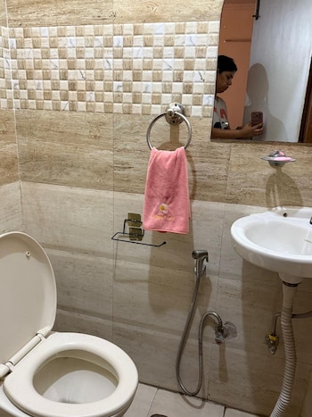 2 BHK House for Rent in Sector 56, Gurgaon