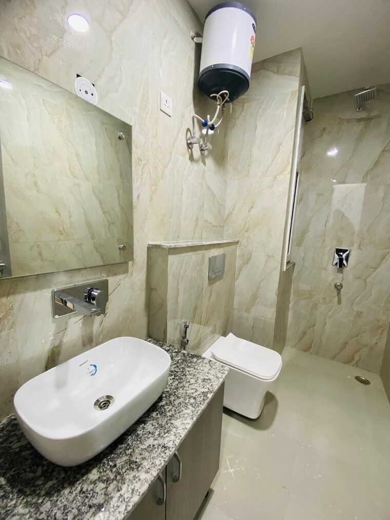 Bathroom, sector 46 Studio 649 Sq.Ft. Builder Floor In Sector 46 Gurgaon 10778417