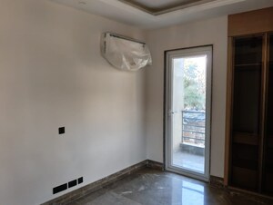 Room in 4 BHK Builder Floor at Suncity – for Sale