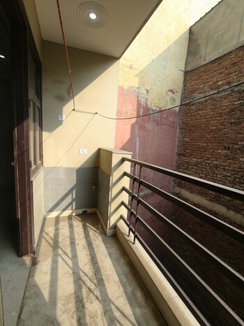 2 BHK Flat for Rent in Chattarpur, Delhi