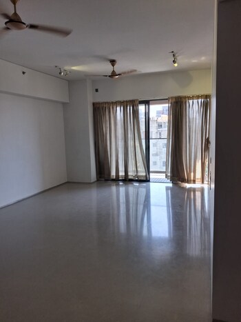 Rustomjee Paramount