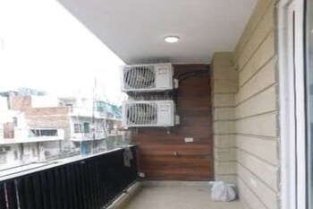 3 BHK Builder Floor for Rent in Greater Kailash ii, Delhi