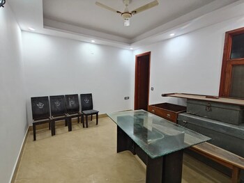 3 BHK Builder Floor for Sale in Maidan Garhi, Delhi