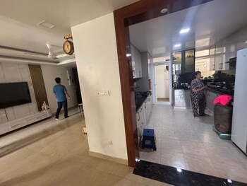 3.5 BHK Flat for Sale in Gomti Nagar, Lucknow