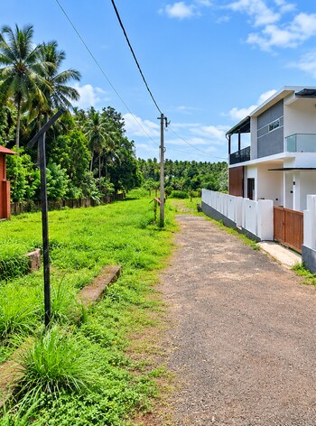 Plot for Sale in Kaiparambu, Thrissur