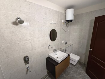 Sjr Primecorp Vogue Residences