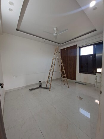 3 BHK Builder Floor for Rent in Chattarpur, Delhi