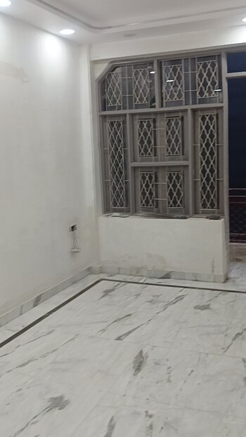 2 BHK Builder Floor for Rent in Rohini Sector 11, Delhi