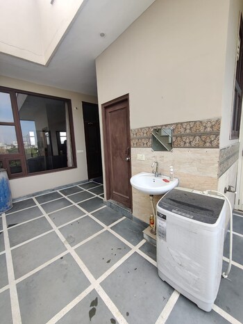 2 BHK Builder Floor for Rent in Sector 45, Gurgaon