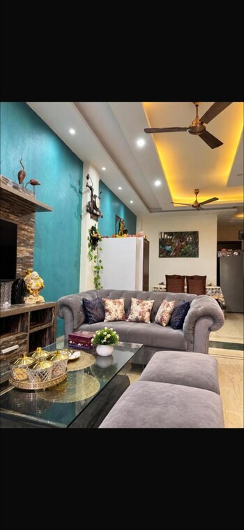3 BHK Builder Floor for Rent in Shivalik Colony, Delhi