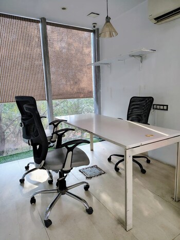 Arihant Aura