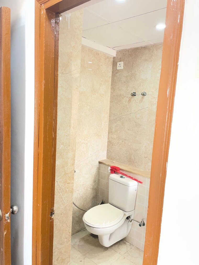 Bathroom, jaypee-green-kosmos-phase-ii 2 Bedroom 850 Sq.Ft. Apartment In Sector 134 Noida 10784338