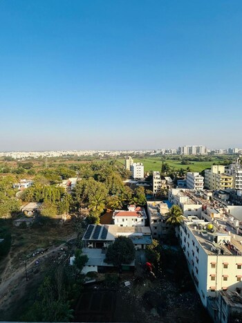 Amanora Metro Tower