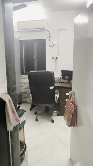 Room in 2 BHK Apartment at Ulhasnagar – for Rent