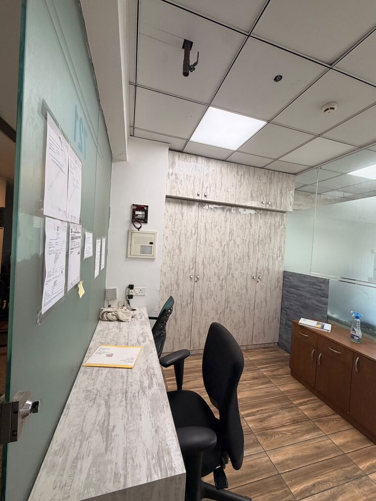 Bathroom, puri-81-business-hub Commercial Office Space 500 Sq.Ft. In Sector 81 Faridabad 10785151
