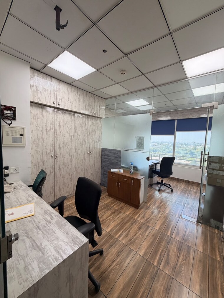 Team Area, puri-81-business-hub Commercial Office Space 500 Sq.Ft. In Sector 81 Faridabad 10785151