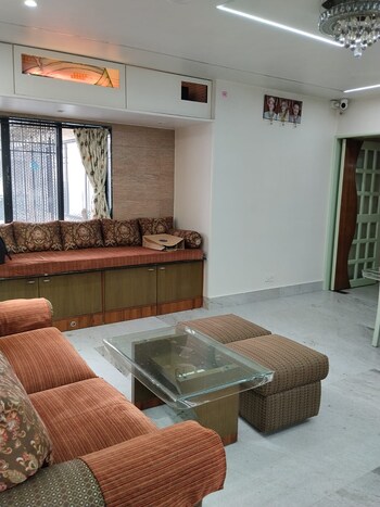 2 BHK Flat for Rent in Walkeshwar, Mumbai