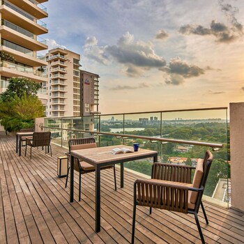 Embassy Lake Terrace