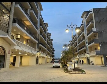 4 BHK Builder Floor for Sale in Dyalpur, Zirakpur