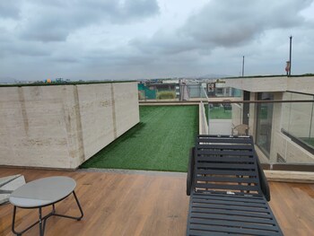 3 BHK Flat for Sale in Juhu, Mumbai