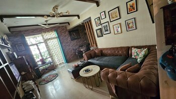 Gaur City 6th Avenue