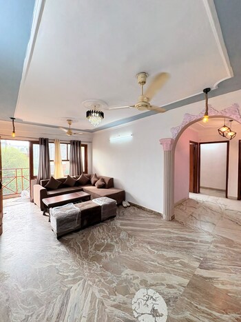 2 BHK Builder Floor for Rent in Neb Sarai, Delhi
