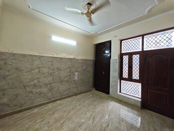 3 BHK Builder Floor for Rent in Green Fields Colony, Faridabad
