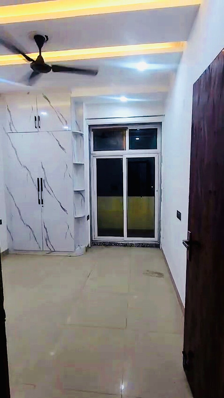 Bathroom, ss-mayfield-gardens 3 Bedroom 1200 Sq.Ft. Builder Floor In Sector 51 Gurgaon 10790237