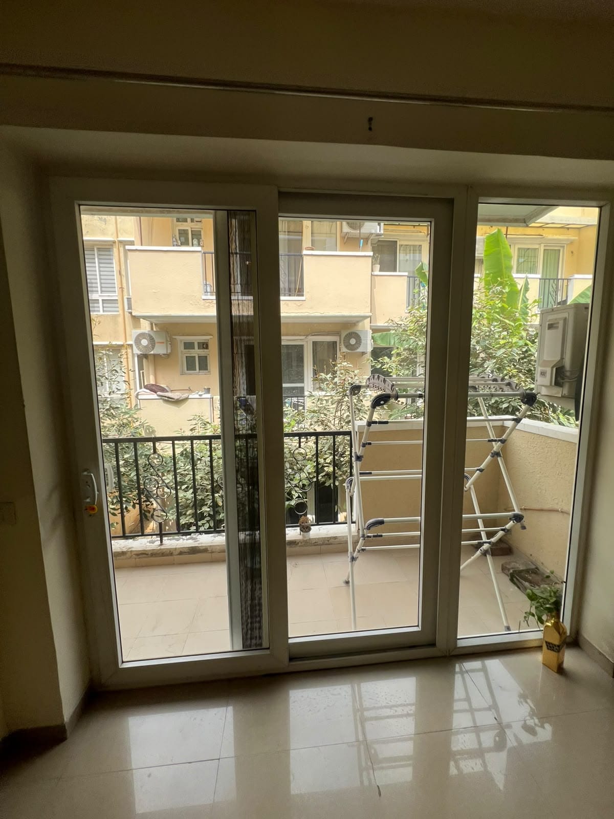 Rental 2.5 Bedroom 1200 Sq.Ft. Builder Floor in Smart World Orchard ...