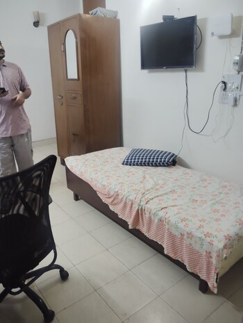 1 RK Builder Floor for Rent in Sector 26, Noida