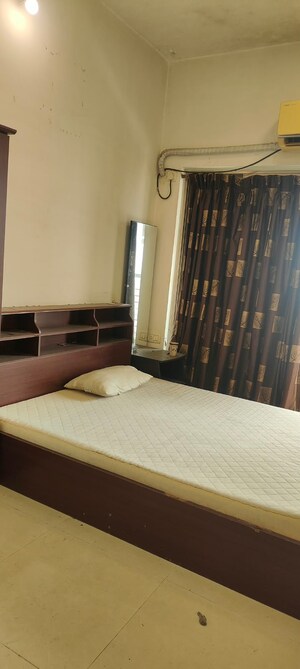 2 BHK Apartment For Rent in Meher Apartment Tardeo, Tardeo
