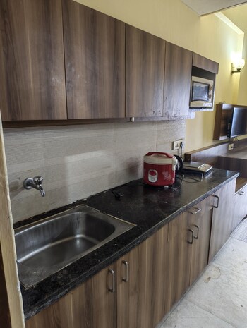 Paramount Golf Foreste Apartments