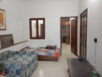 1 BHK Builder Floor for Rent in Greater Kailash I, Delhi