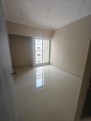 Room in 2 BHK Apartment at Lodha Supremus, Wagle Industrial Estate – for Sale