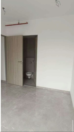 Room in 2 BHK Apartment at Marathon Monte South, Byculla West – for Rent