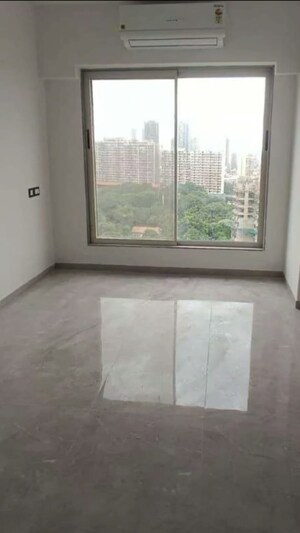 Room in 2 BHK Apartment at Marathon Monte South, Byculla West – for Rent