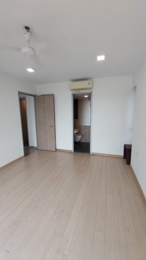 Room in 2 BHK Apartment at Lodha New Cuffe Parade, Wadala – for Rent