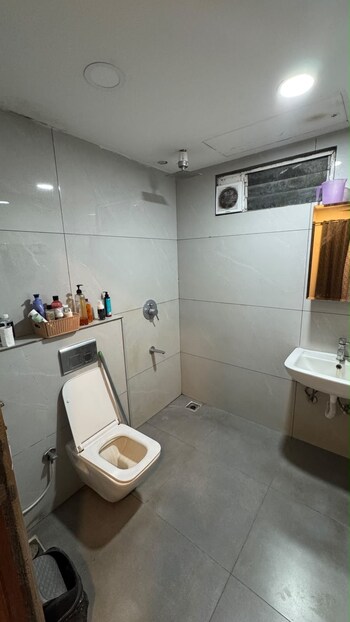 3 BHK Flat for Rent in Cox Town, Bangalore